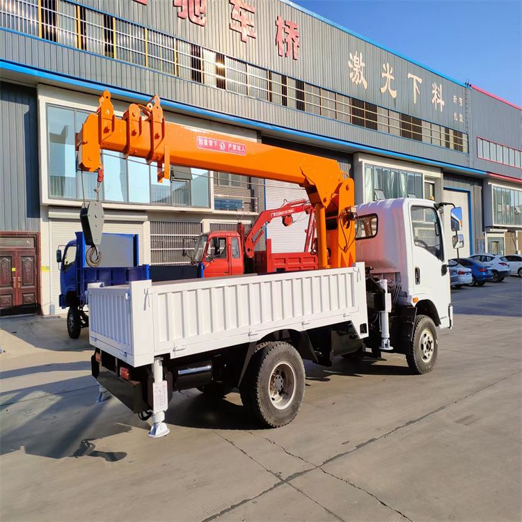 红桥区三轮随车吊定制 农用改装机自备吊中瑞长期出售